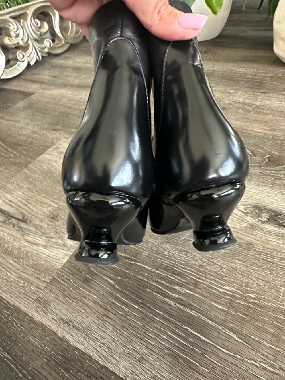 Rare John Fluevog Size 9 Pointed Lace-Up Black Patent Ankle Boots - - Picture 8 of 17